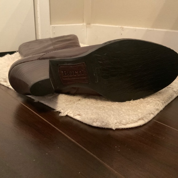 BORN Knee High Leather Boots with Heel Brown Side Zip 7.5 Excellent Condition - Picture 2 of 3